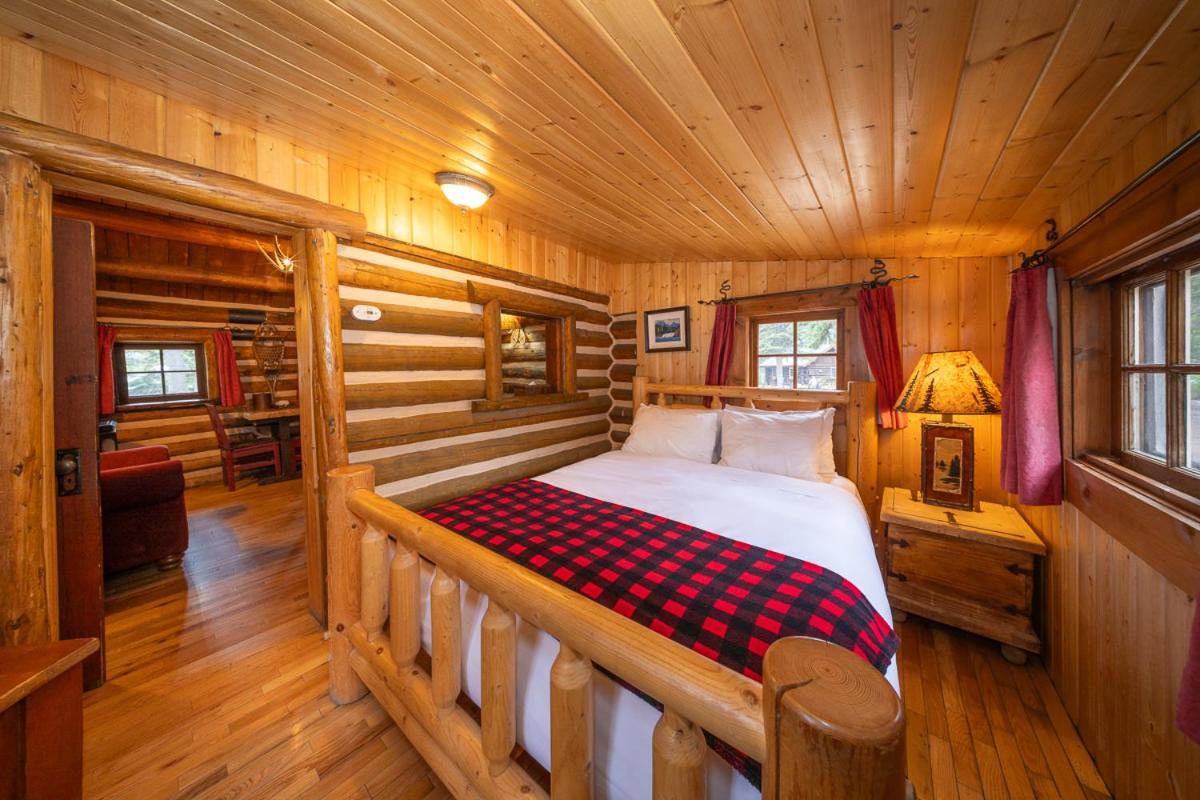 קאסל ג'אנקשן Storm Mountain Lodge & Cabins מראה חיצוני תמונה